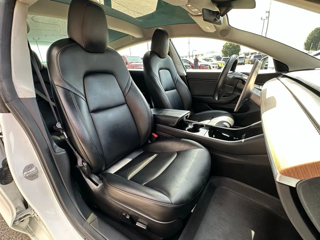 2018 Tesla Model 3 Mid Range photo 32