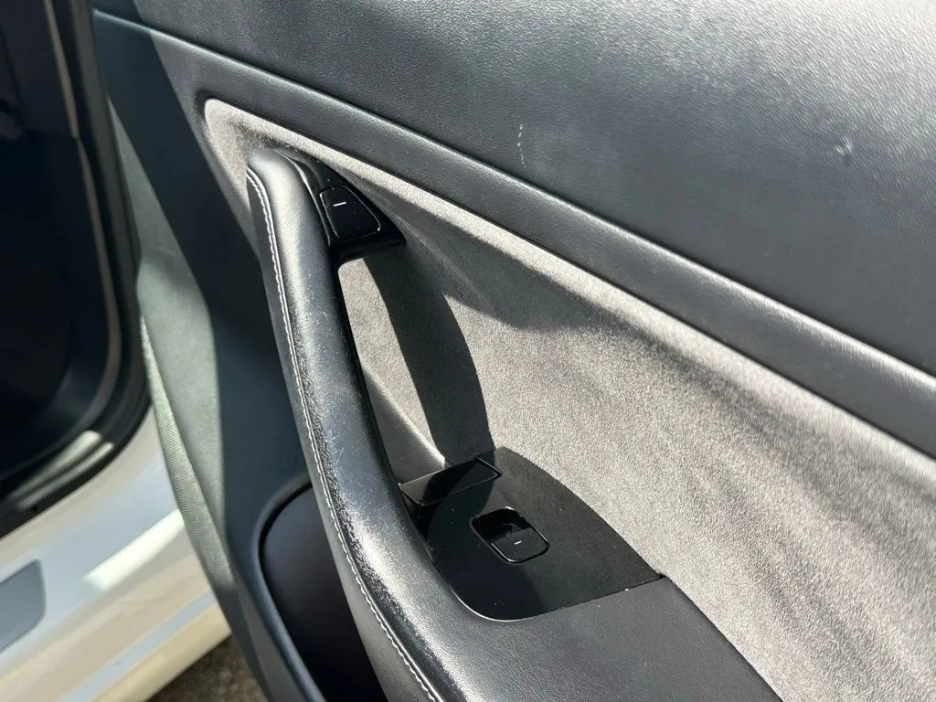 2018 Tesla Model 3 Mid Range photo 11