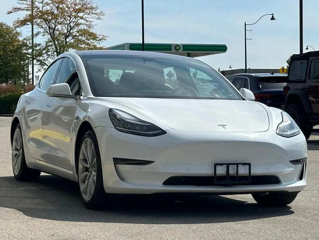 2018 Tesla Model 3 Mid Range photo 25