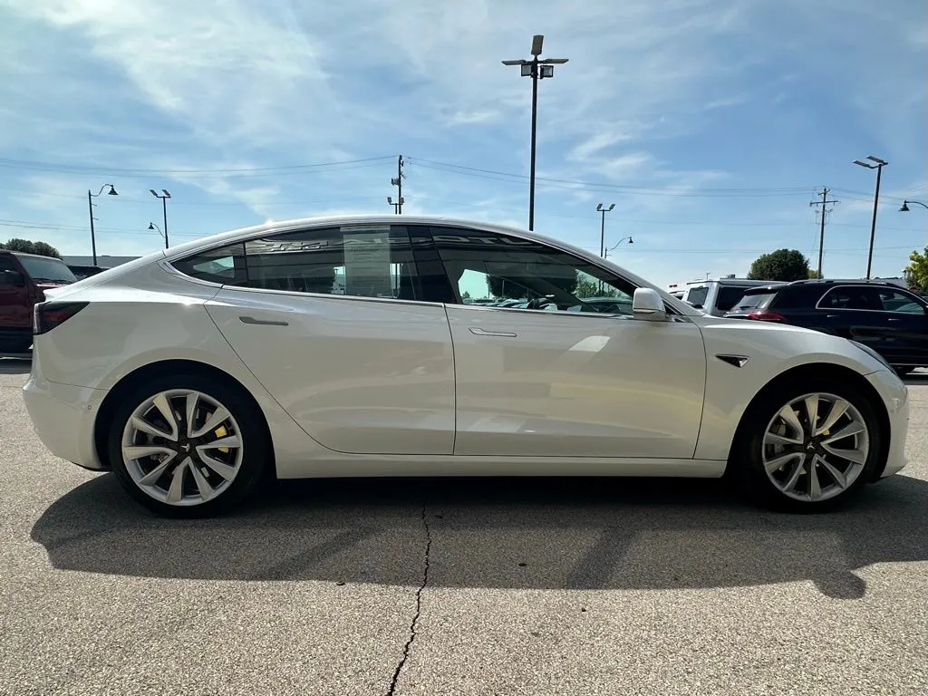 2018 Tesla Model 3 Mid Range photo 42