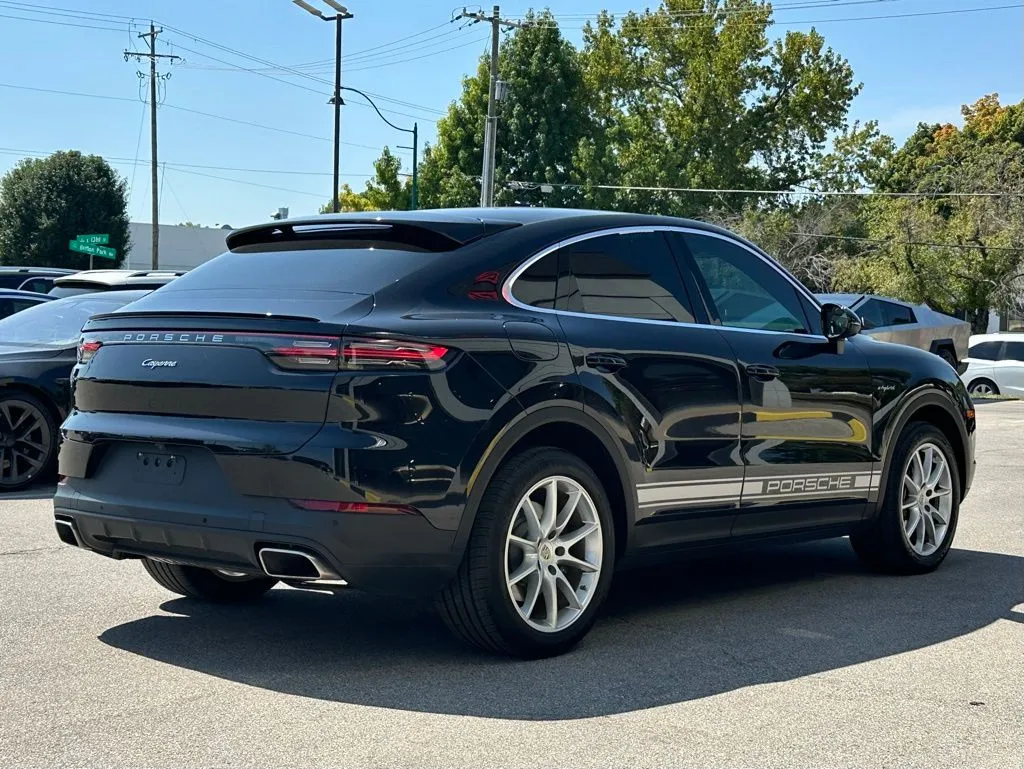 2022 Porsche Cayenne E-Hybrid Coupe Base photo 3