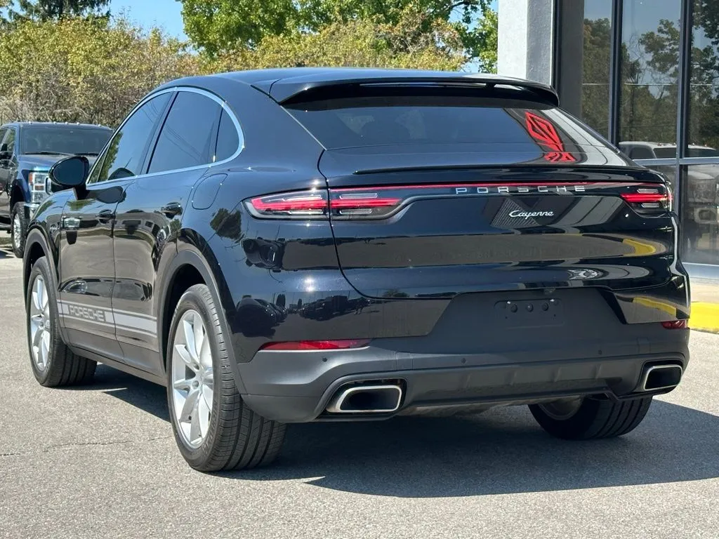 2022 Porsche Cayenne E-Hybrid Coupe Base photo 2