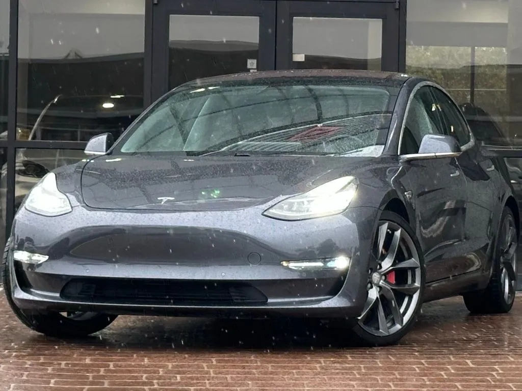 Gray 2018 Tesla Model 3 Long Range for sale in Fishers, IN