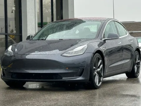 More photos of 2018 Tesla Model 3 Long Range at AutoGiant USA Fishers, IN