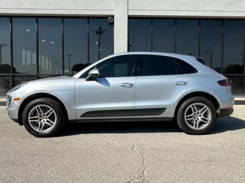 More photos of 2017 Porsche Macan at AutoGiant USA Fishers, IN