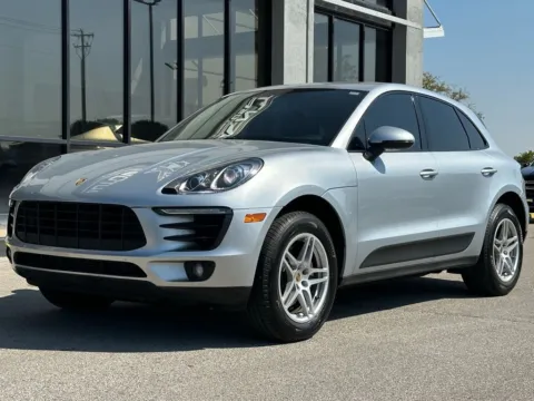 More photos of 2017 Porsche Macan at AutoGiant USA Fishers, IN
