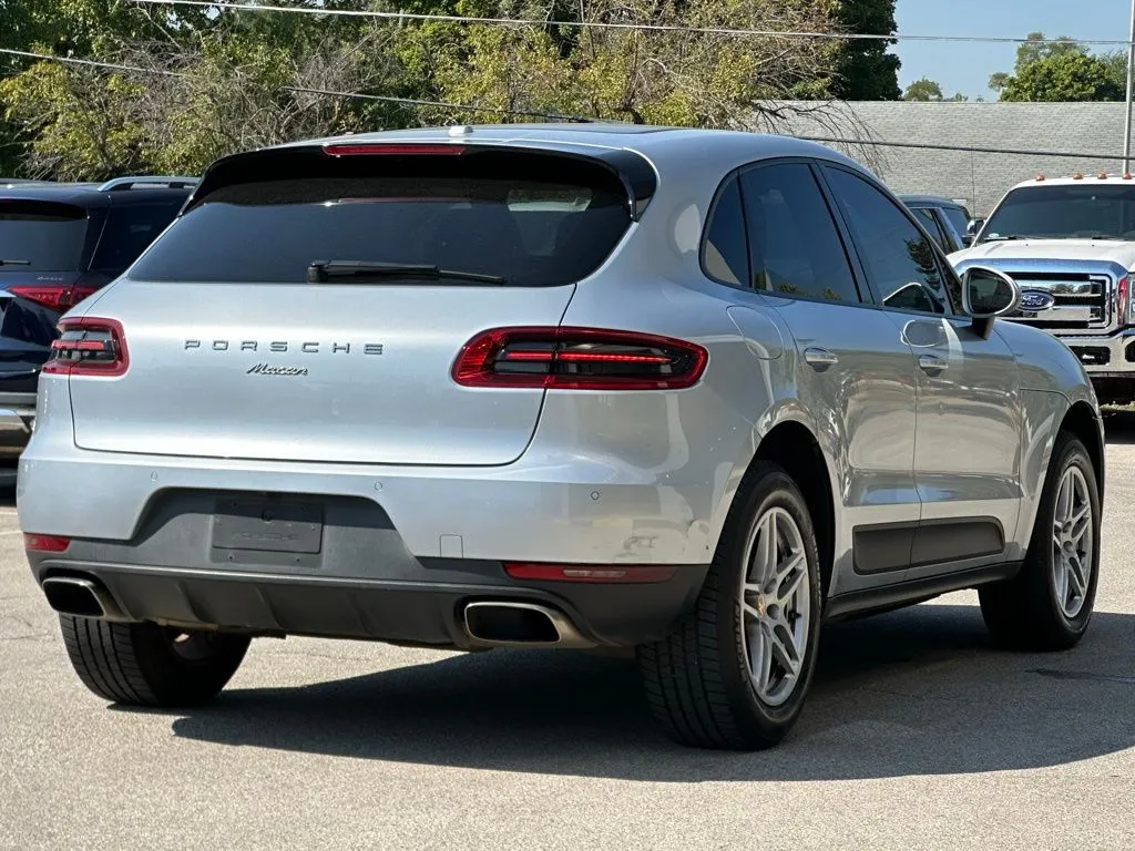 2017 Porsche Macan Base photo 4