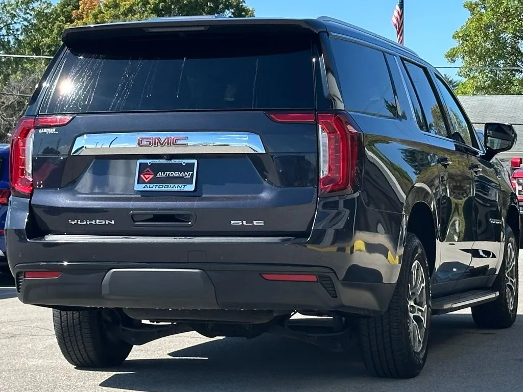 2023 Gmc Yukon XL SLE photo 2