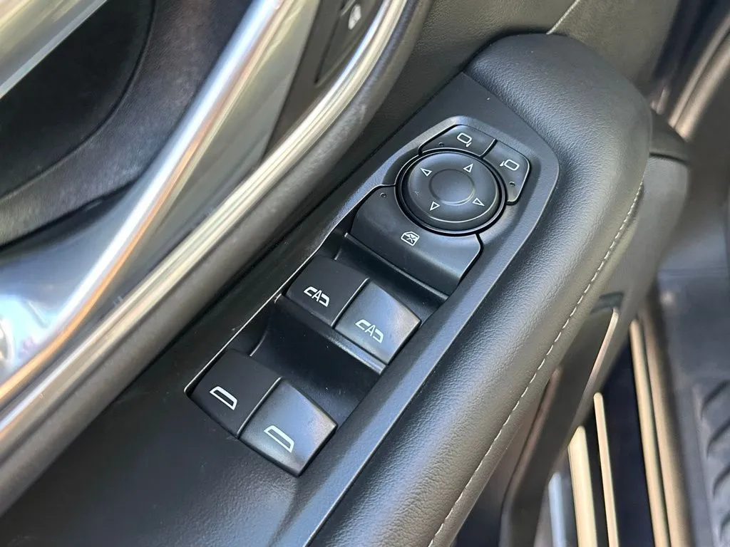 2023 Gmc Yukon XL SLE photo 4