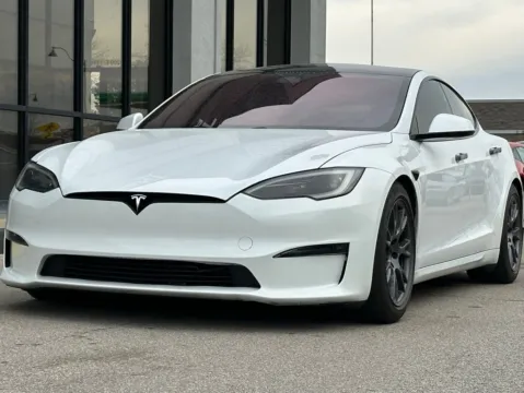 More photos of 2023 Tesla Model S at AutoGiant USA Fishers, IN