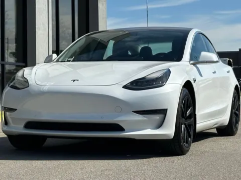 More photos of 2023 Tesla Model S at AutoGiant USA Fishers, IN