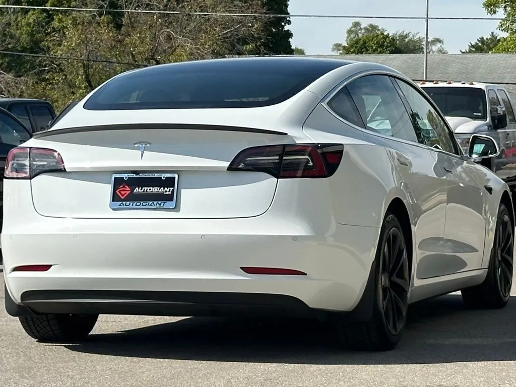 2023 Tesla Model S photo 4