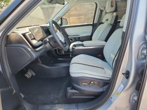 More photos of 2023 Rivian R1S Adventure at AutoGiant USA Fishers, IN