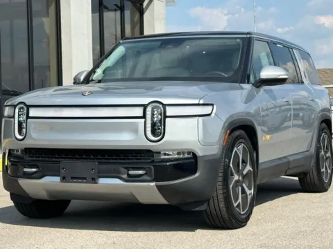 More photos of 2023 Rivian R1S Adventure at AutoGiant USA Fishers, IN
