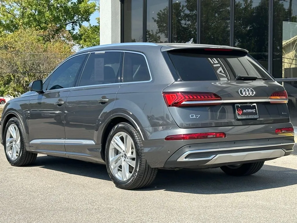 2023 Audi Q7 55 Prestige photo 3