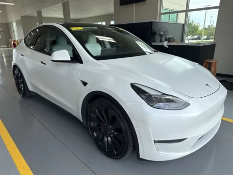 More photos of 2022 Tesla Model Y Performance at AutoGiant USA Fishers, IN