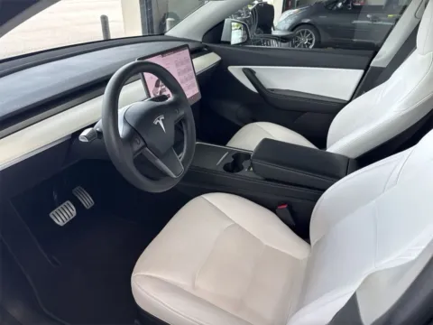 More photos of 2022 Tesla Model Y Performance at AutoGiant USA Fishers, IN
