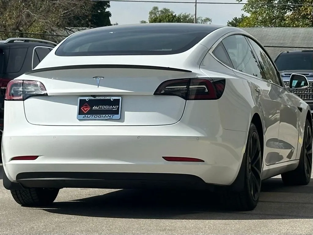 2018 Tesla Model 3 Long Range photo 4
