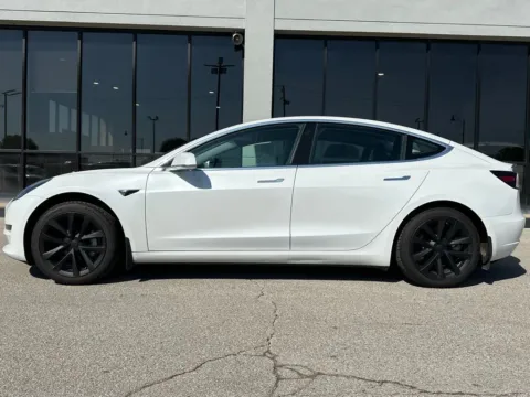 More photos of 2018 Tesla Model 3 Long Range at AutoGiant USA Fishers, IN