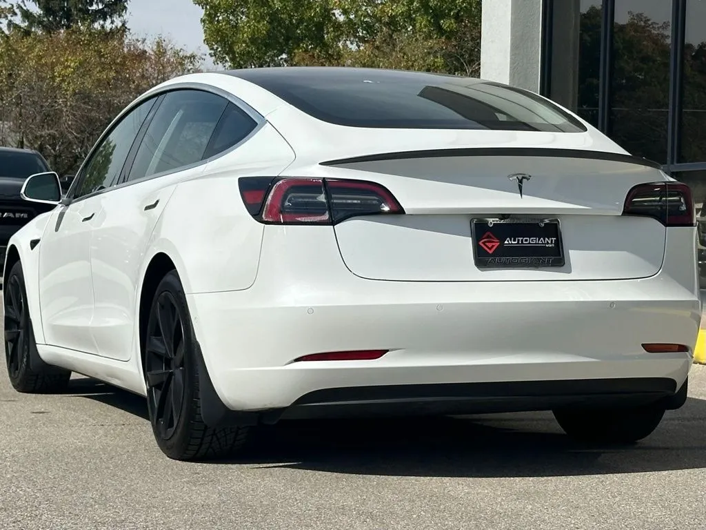 2018 Tesla Model 3 Long Range photo 3