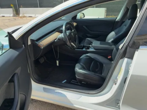 More photos of 2018 Tesla Model 3 Long Range at AutoGiant USA Fishers, IN