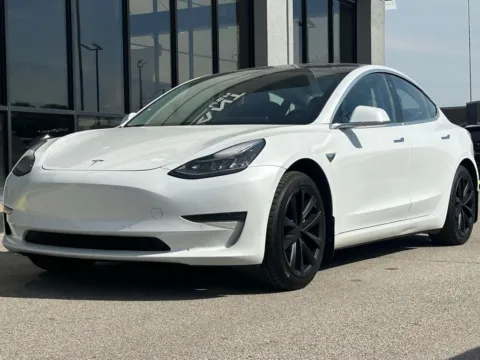 More photos of 2018 Tesla Model 3 Long Range at AutoGiant USA Fishers, IN
