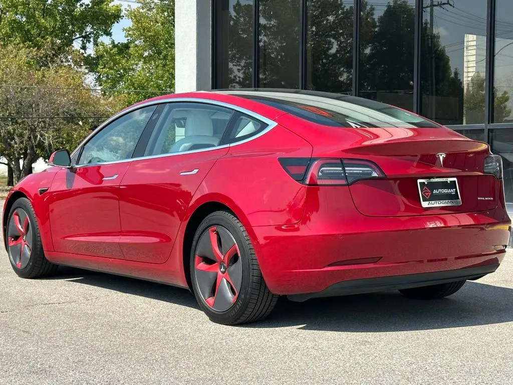 2018 Tesla Model 3 Long Range photo 3