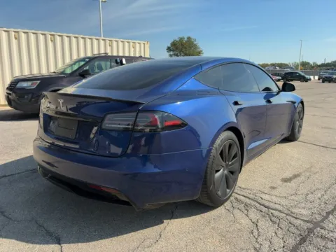 More photos of 2022 Tesla Model S at AutoGiant USA Fishers, IN