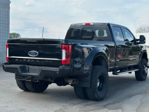More photos of 2017 Ford F-350SD Lariat at AutoGiant USA Fishers, IN