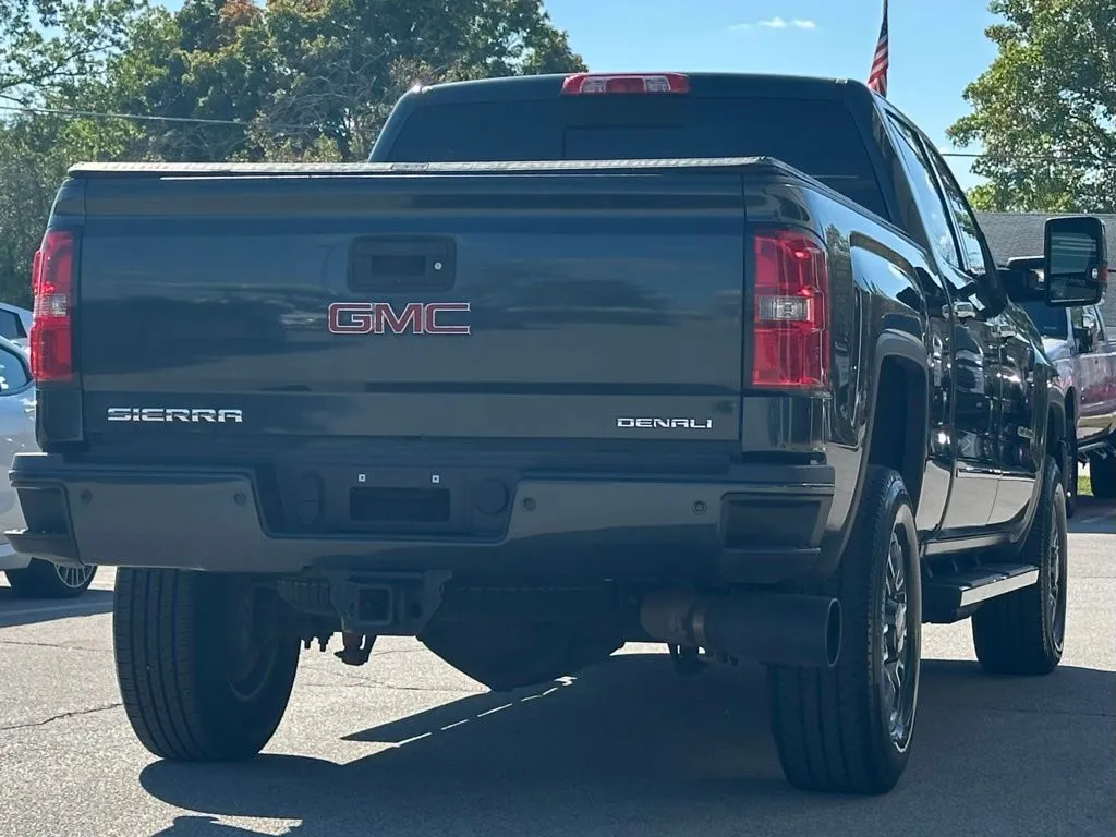2019 Gmc Sierra HD Denali photo 4