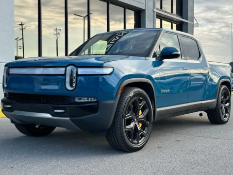 More photos of 2022 Rivian R1T Adventure at AutoGiant USA Fishers, IN