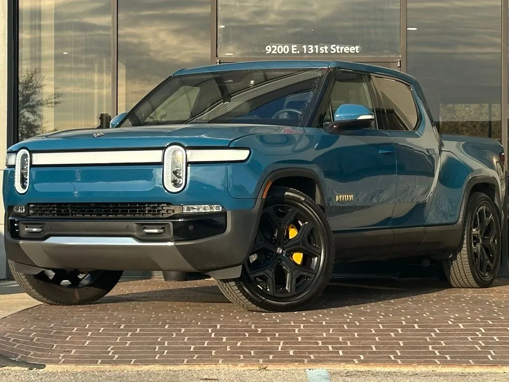 Blue 2022 Rivian R1T Adventure for sale in Fishers, IN