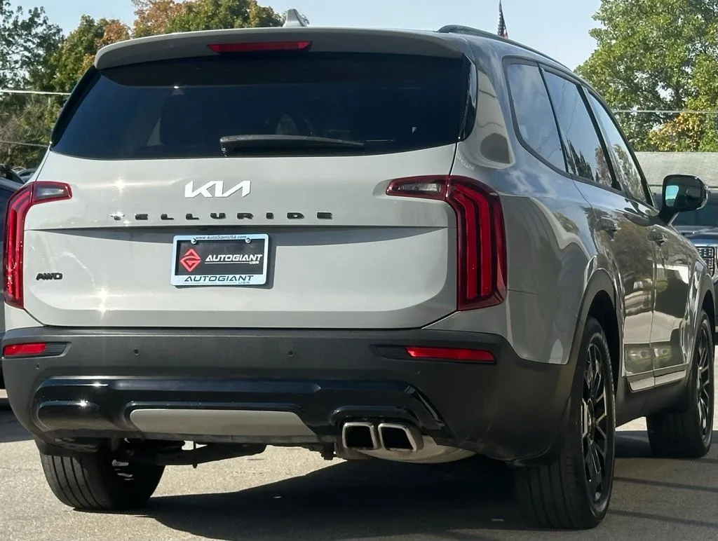 2022 Kia Telluride SX photo 2