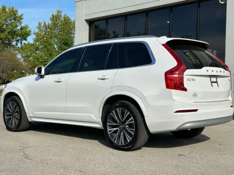 More photos of 2022 Volvo XC90 T6 Momentum at AutoGiant USA Fishers, IN