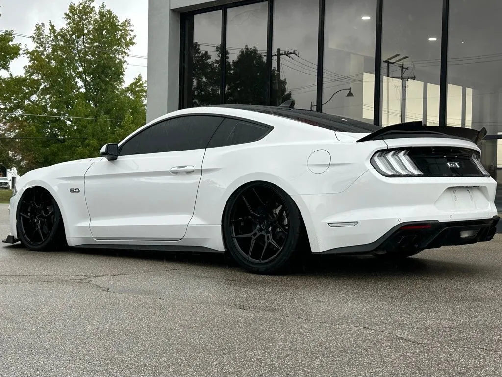 2020 Ford Mustang GT Premium photo 3