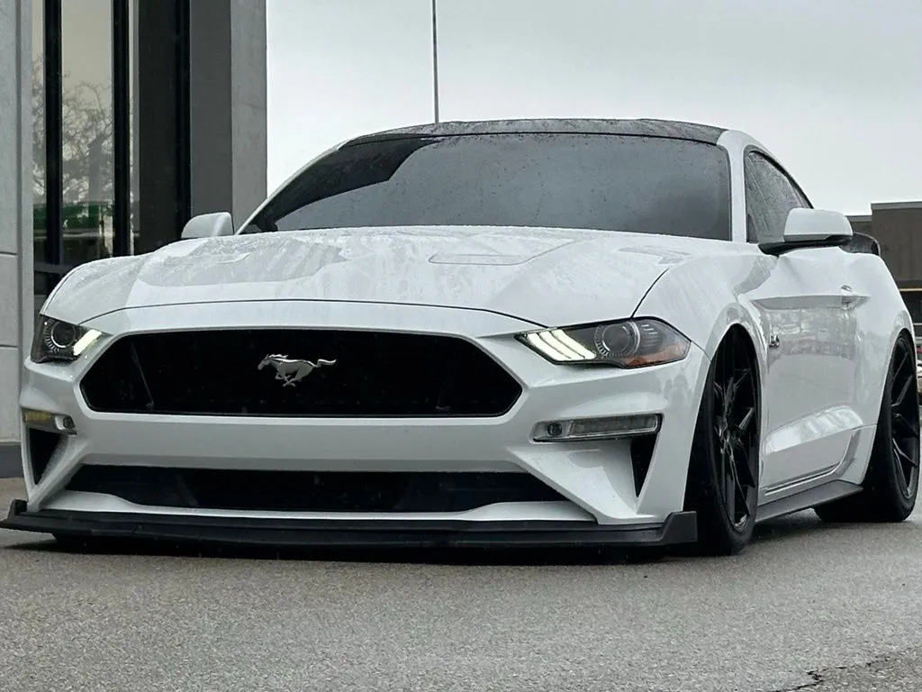 2020 Ford Mustang GT Premium photo 2