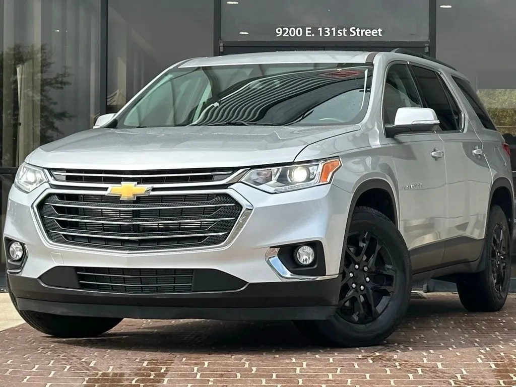 Silver 2021 Chevrolet Traverse LT for sale in Fishers, IN
