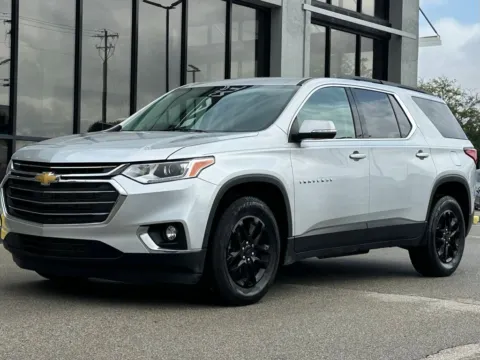 More photos of 2021 Chevrolet Traverse LT at AutoGiant USA Fishers, IN