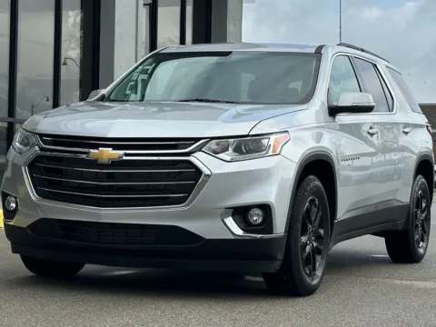 More photos of 2021 Chevrolet Traverse LT at AutoGiant USA Fishers, IN