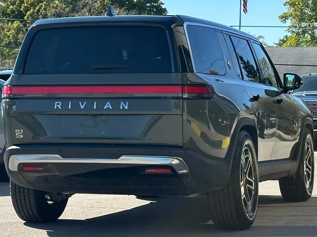 2022 Rivian R1S Launch Edition photo 3
