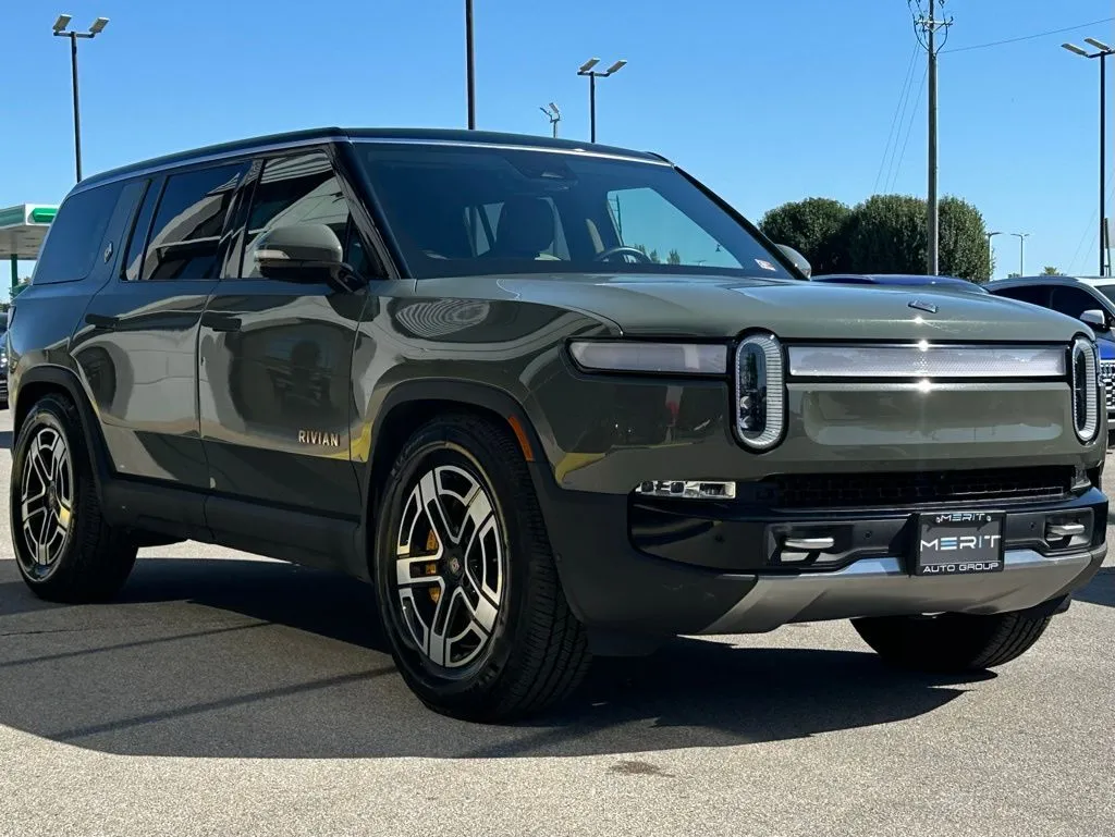 2022 Rivian R1S Launch Edition photo 4