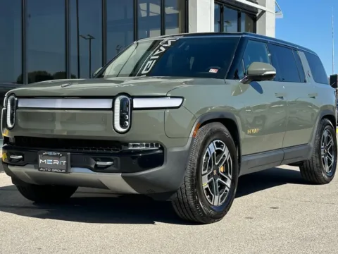 More photos of 2022 Rivian R1S Launch Edition at AutoGiant USA Fishers, IN