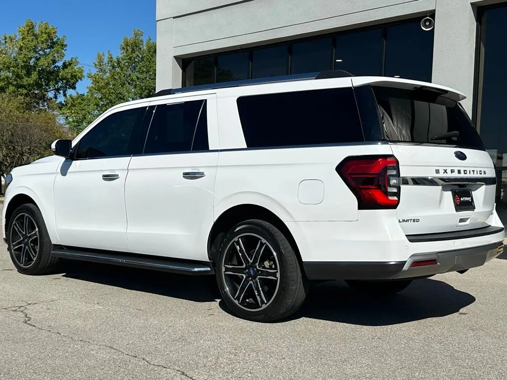 2022 Ford Expedition MAX Limited photo 3