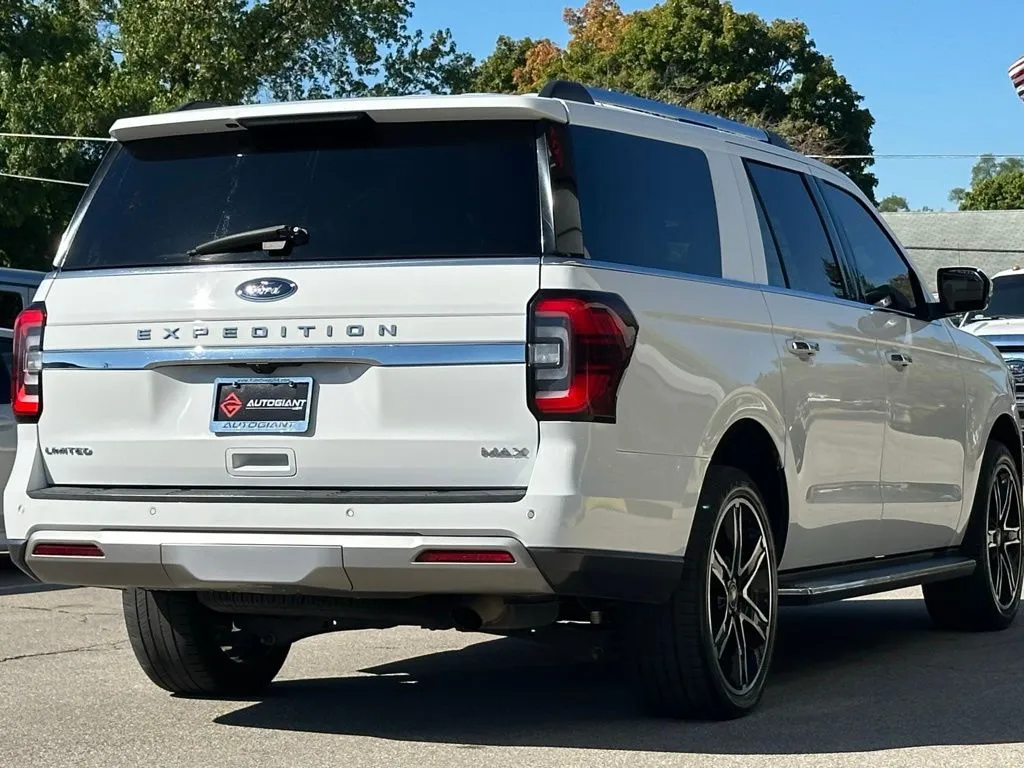 2022 Ford Expedition MAX Limited photo 4