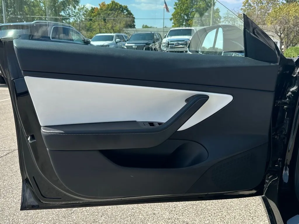 2019 Tesla Model 3 Performance photo 43