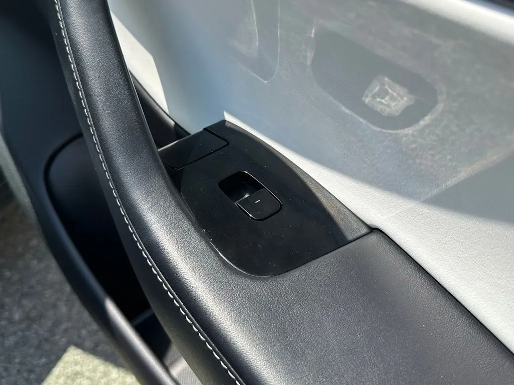 2019 Tesla Model 3 Performance photo 13