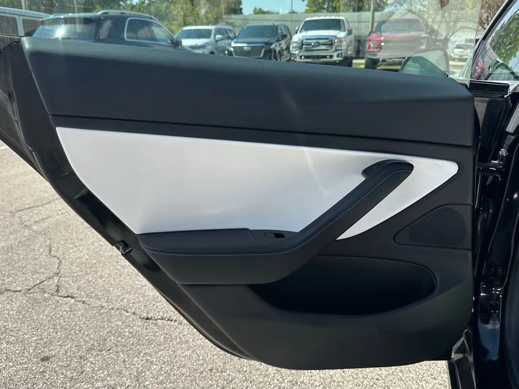 2019 Tesla Model 3 Performance photo 8