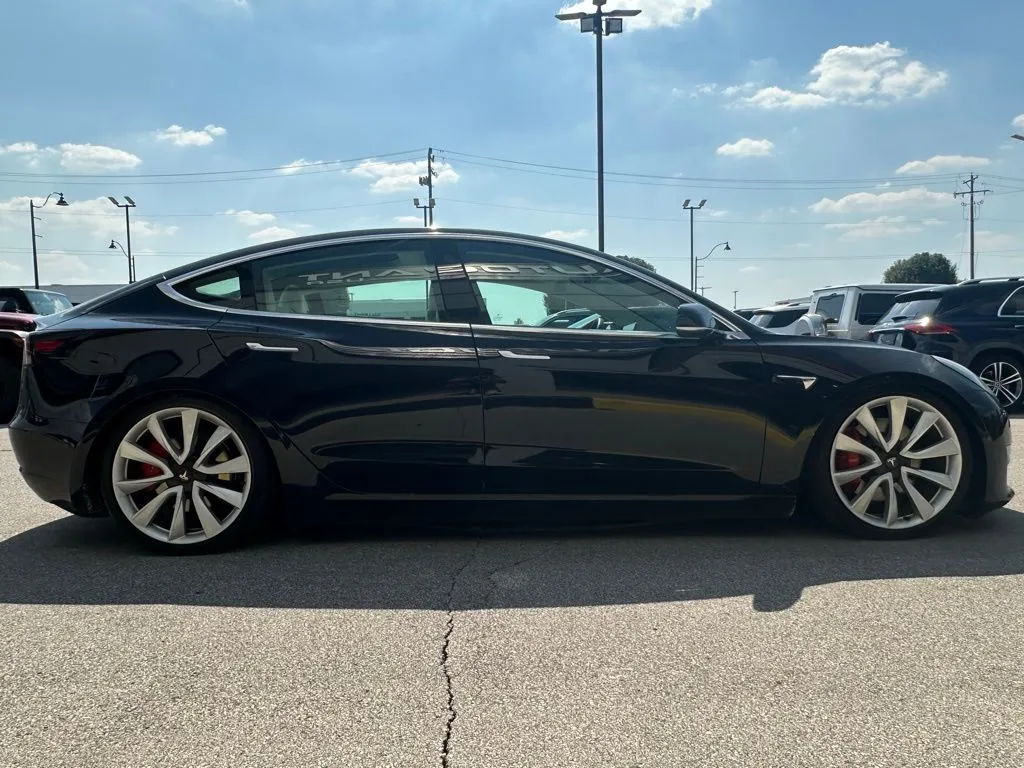 2019 Tesla Model 3 Performance photo 42