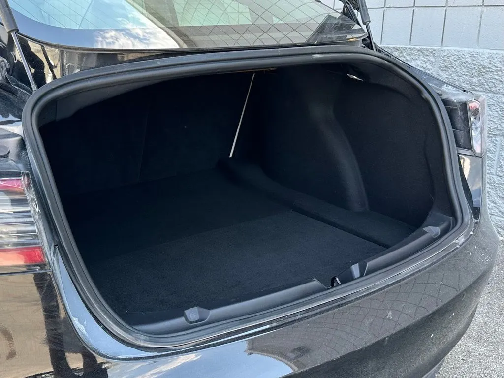 2019 Tesla Model 3 Performance photo 38