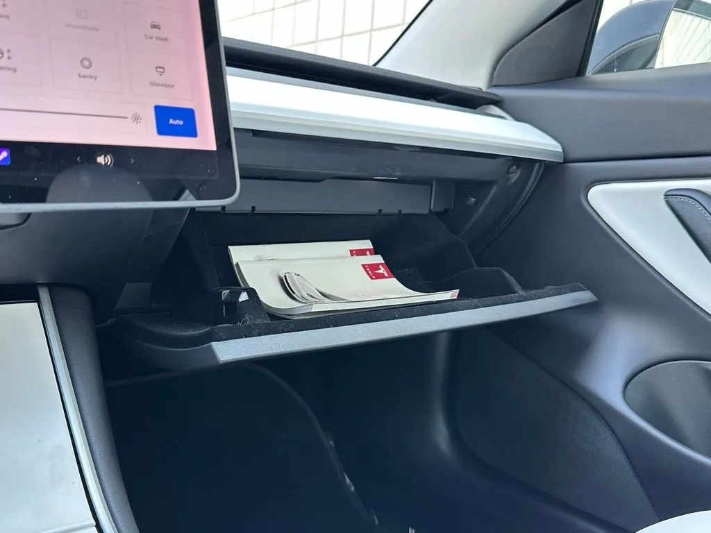 2019 Tesla Model 3 Performance photo 36